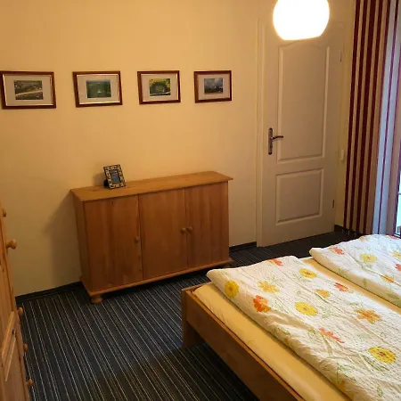 Waldhaus * Sellin (Rugen)